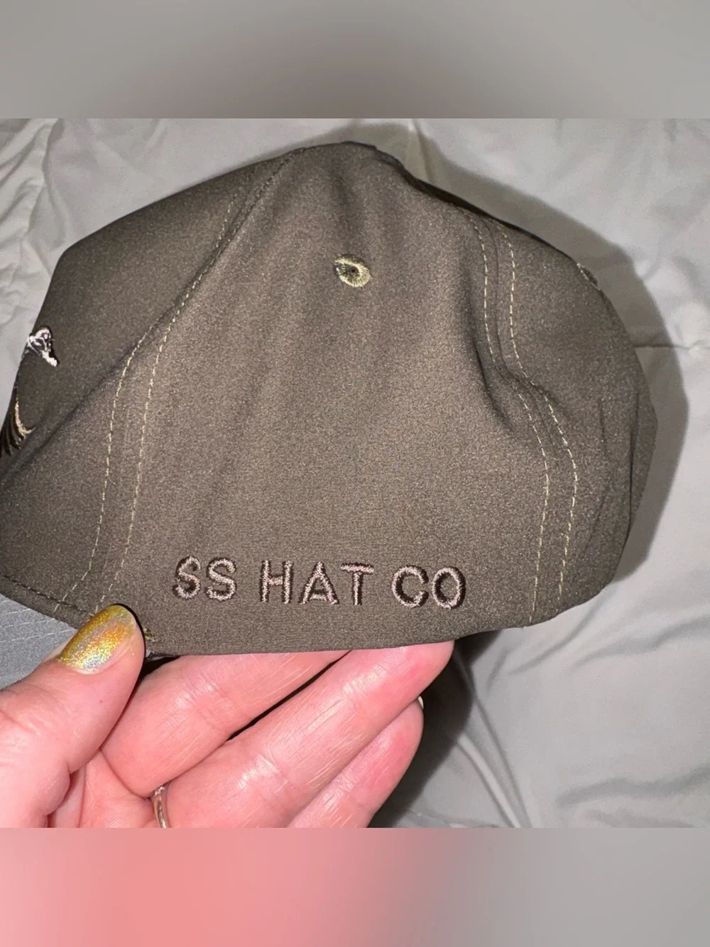 Southern String Co Men's Two-Tone Gray Trucker Hat with Embroidered Duck Accent